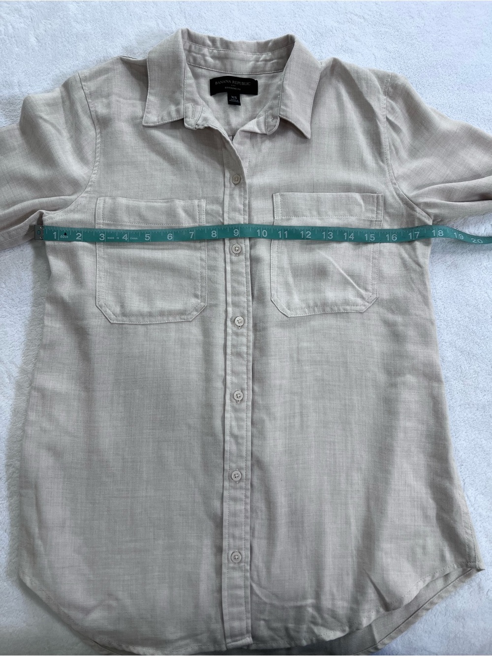 Banana Republic Cream Button-Front Shirt . - Picture 6 of 8